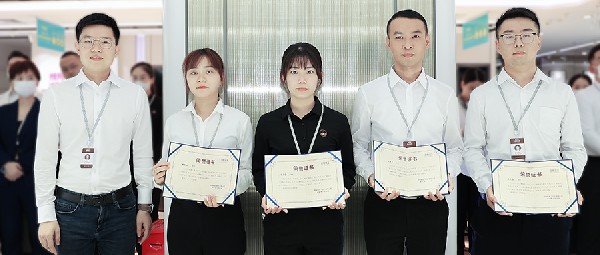 躬身力行 |港福2022第三季度「精服务·力行之星」揭榜