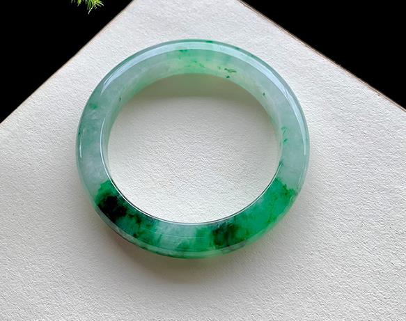 怎么鉴定是不是翡翠?这3点可以快速分辨