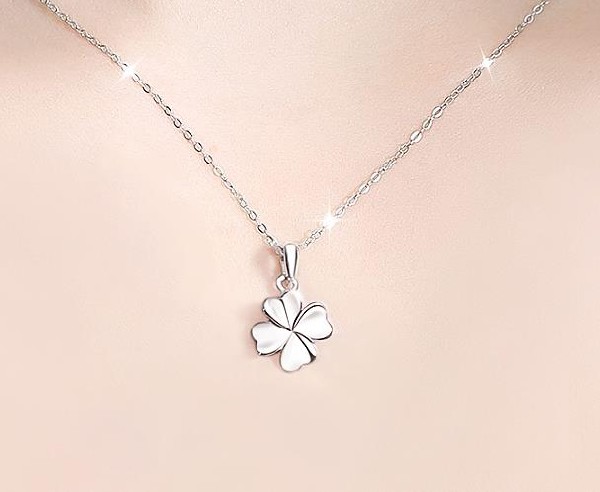 18k白金和18k黄金哪个价值高?哪种更加适合佩戴?