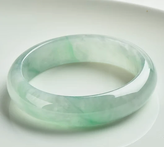 翡翠冰玻种啥意思？看完就都了解了