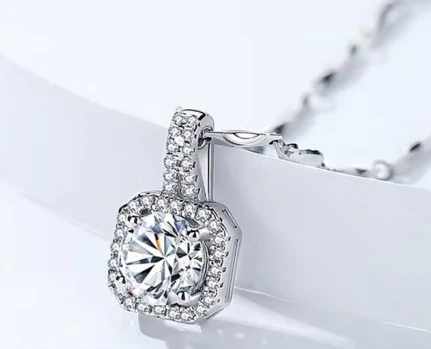 pt950铂金和18k金哪个好?哪个更具优势？