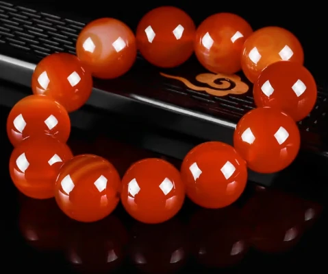 红翡翠的价格一般是多少？红翡翠的价值与特点分析