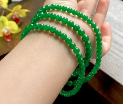 长期佩戴翡翠有什么好处？看看这些科学证据和民间传说