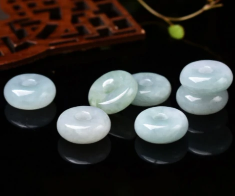 如何鉴别玉石翡翠？教你轻松识别真伪