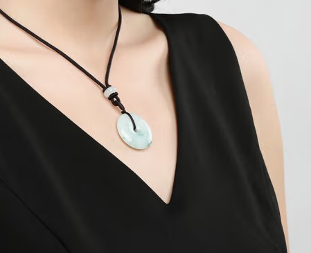 几十块的翡翠有真的吗？真品还是赝品?