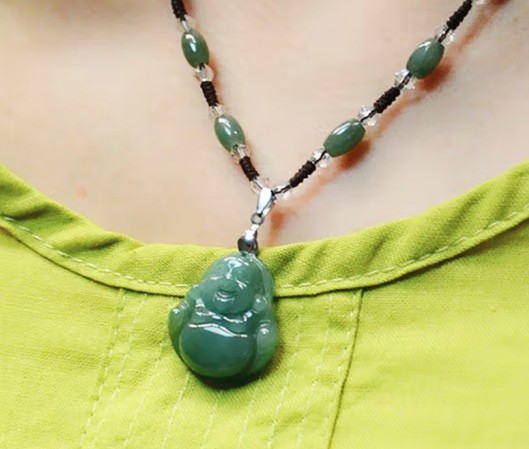 缅甸翡翠有几种颜色?探索缅甸翡翠颜色