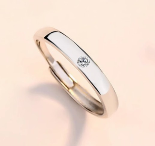 莫桑钻会掉色吗？莫桑钻掉色真假辨别