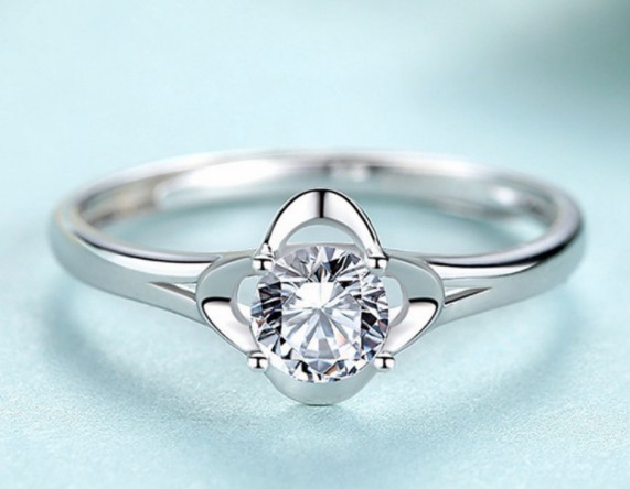 5厘钻石多少钱一粒?教你如何选购高品质的小分钻