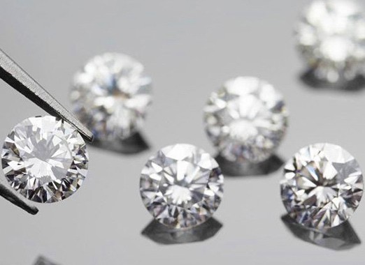 钻石哪个颜色最贵？D-Z级别的钻石价格差异有多大？