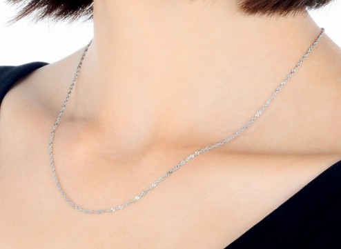 18k金白色是什么材质？会变色吗？