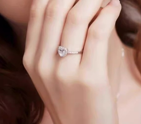 什么样的钻戒比较保值?教你如何选购保值钻戒