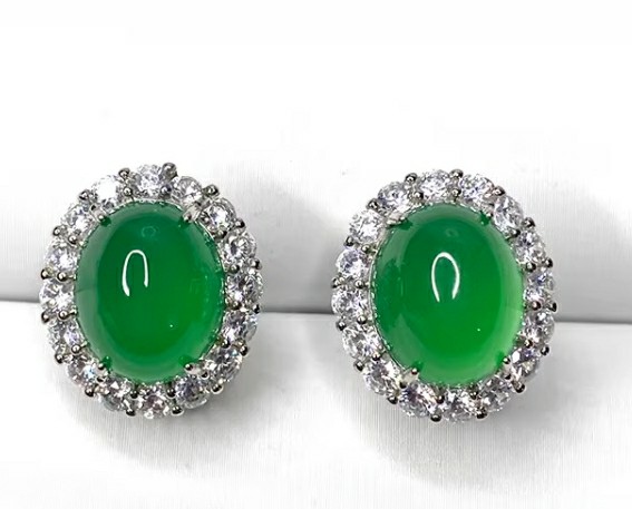 飘花的翡翠属于什么种?种类辨识与价值分析