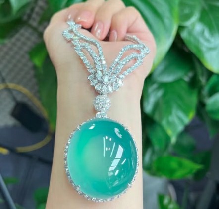 翡翠冰种多少钱?多少钱能买到心仪的冰种?